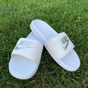 White Nike Slides: Women’s Size 11 EUC